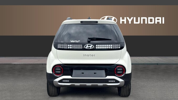 Hyundai INSTER 85kW 02 49kWh 5dr Auto Electric Hatchback - Image 6